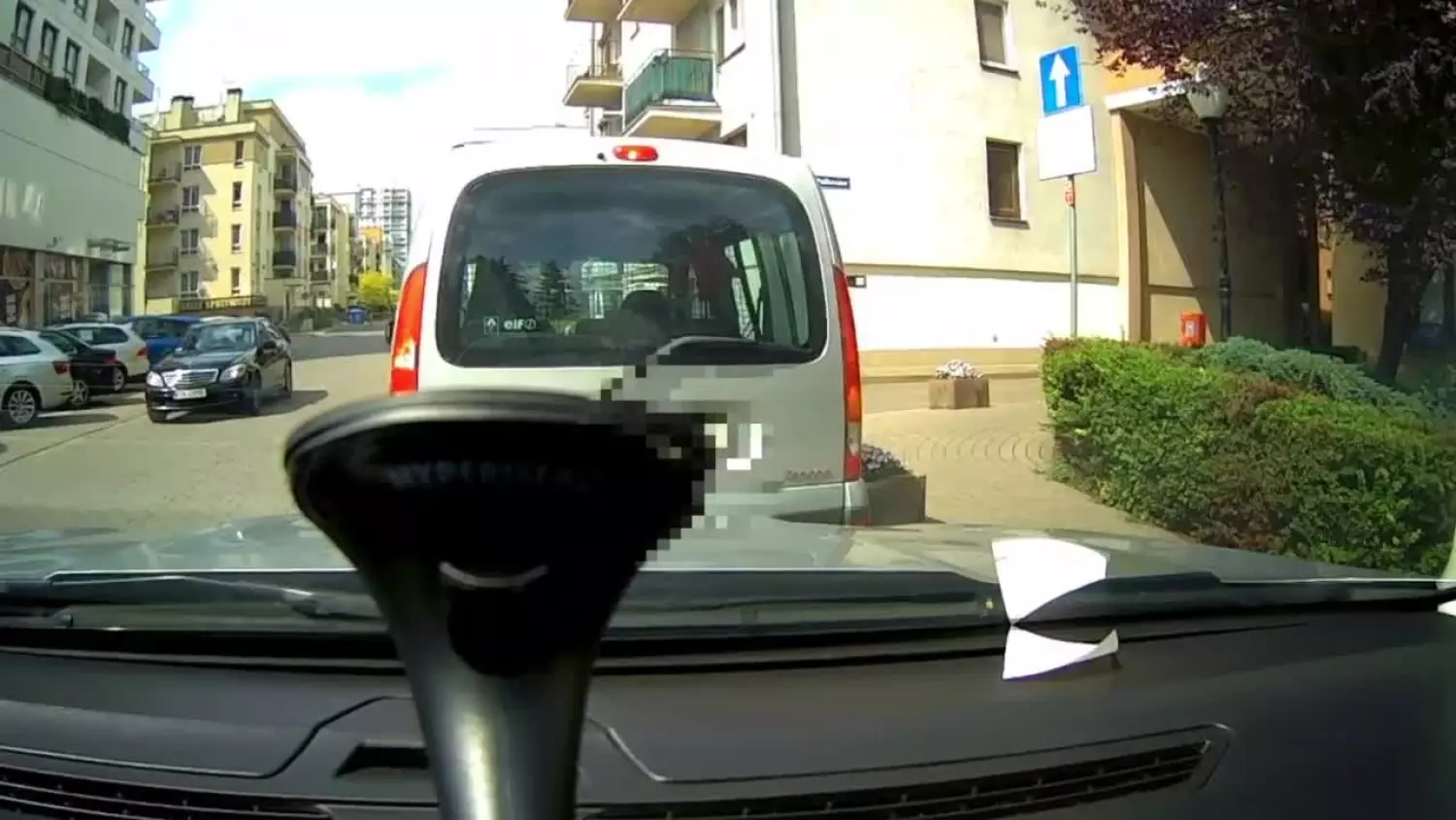 Pijany kierowca o mało nie doprowadził do tragedii na ul. Jarząbka w Piasecznie